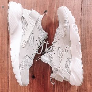 Nike Flyknit Huaraches